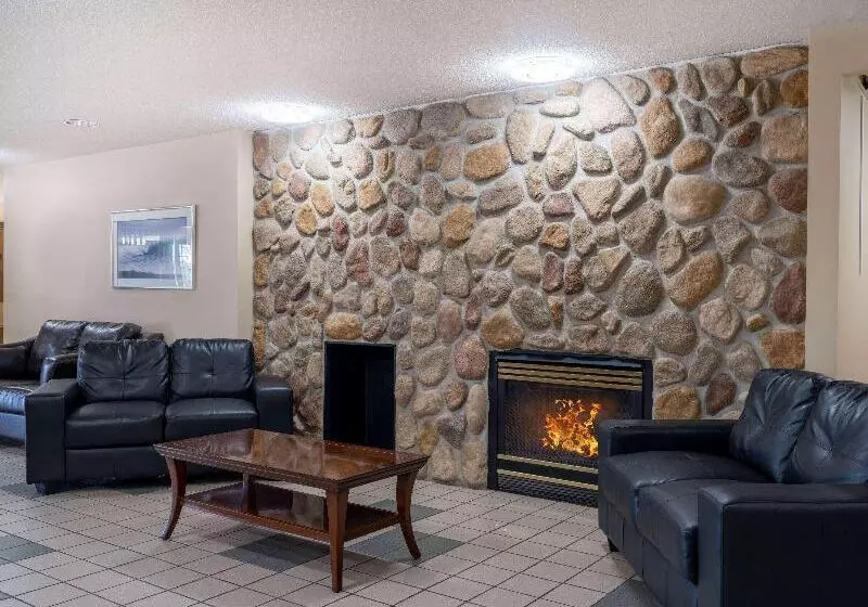 ホテル Travelodge By Wyndham Lacombe