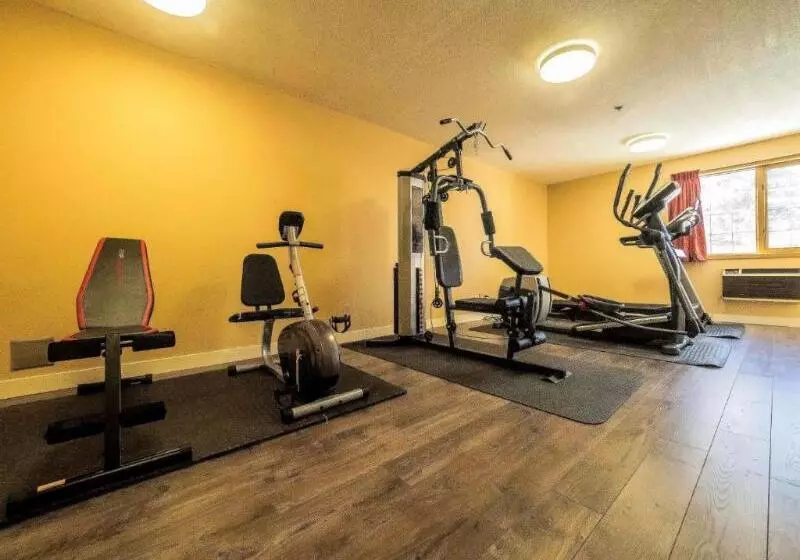 ホテル Travelodge By Wyndham Lacombe