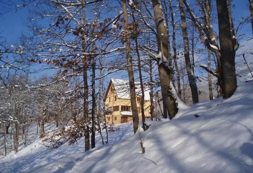 پانسیون Guest House Tara Canyon