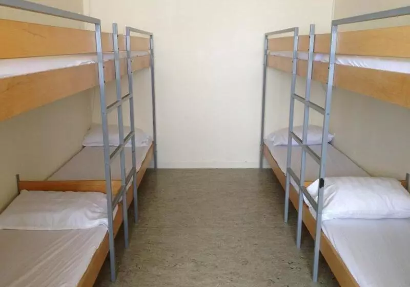 پانسیون Húsabakki Guesthouse