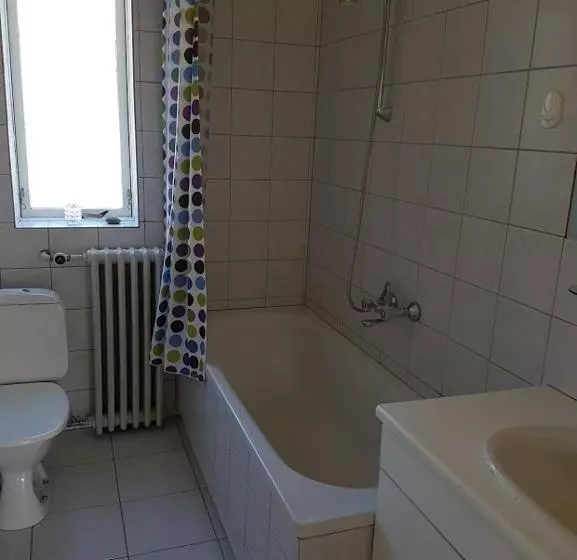 پانسیون Húsabakki Guesthouse