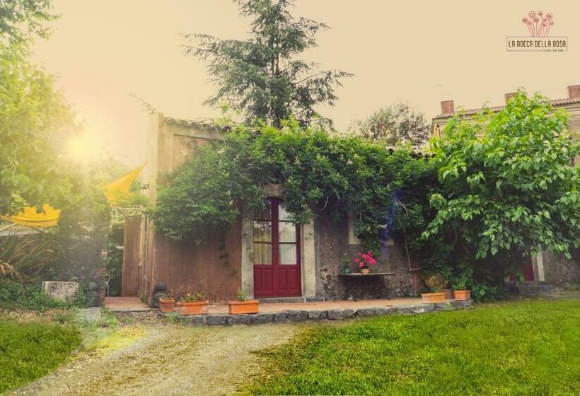 Отель La Rocca Della Rosa