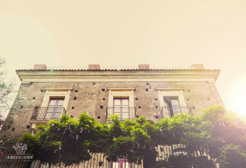 Отель La Rocca Della Rosa