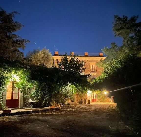 Отель La Rocca Della Rosa