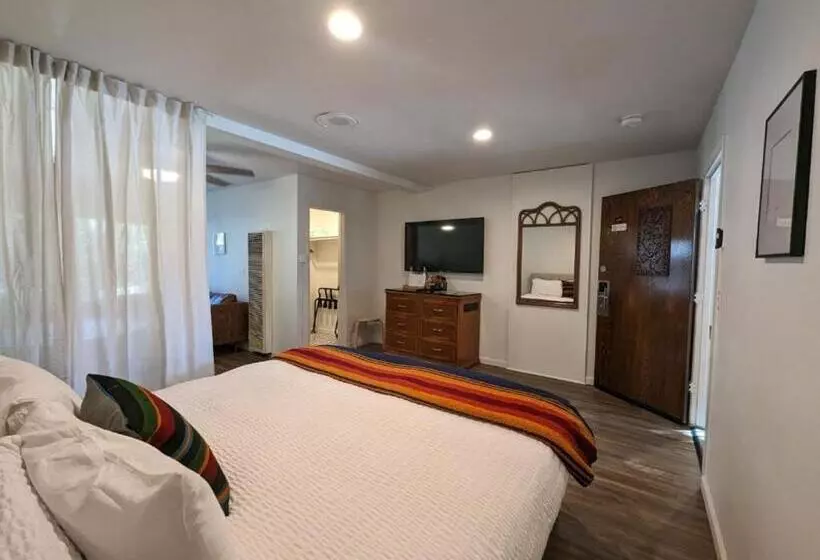 Sierra Blue Hotel & Swim Club