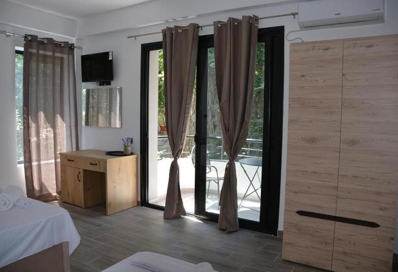 Lungomare Private Rooms