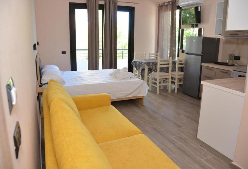 Lungomare Private Rooms