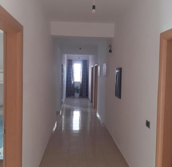 پانسیون Alberti