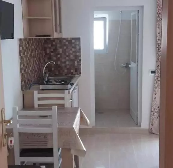 پانسیون Alberti