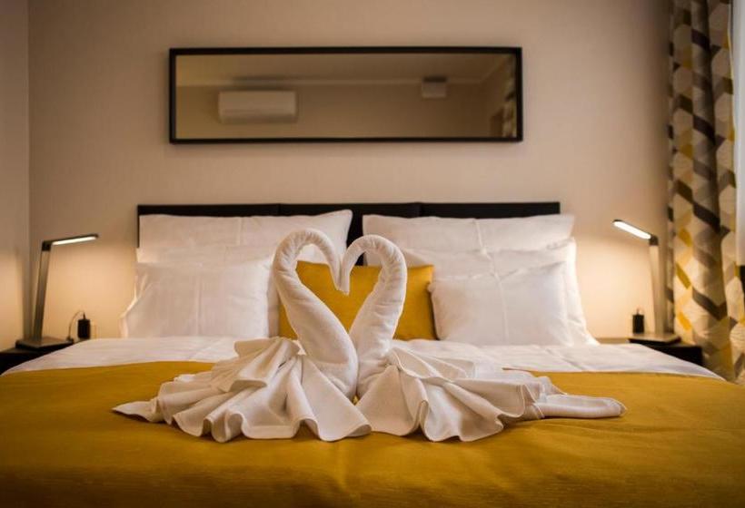 住宿加早餐  Indium City Panzió