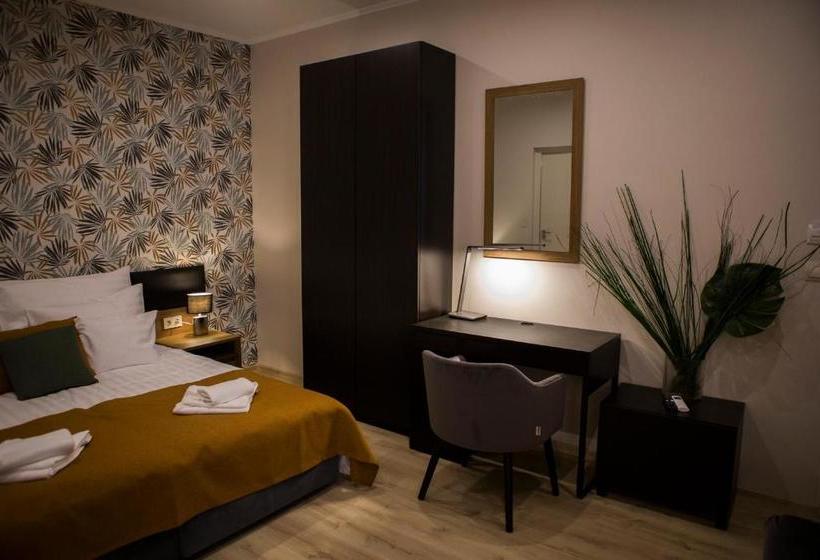 住宿加早餐  Indium City Panzió