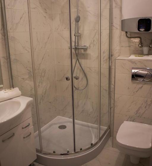 住宿加早餐  Indium City Panzió