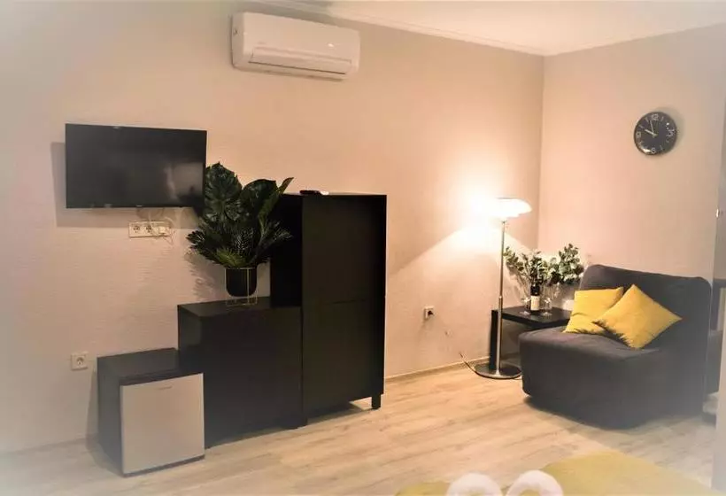 تختخواب و صبحانه Indium City Panzió