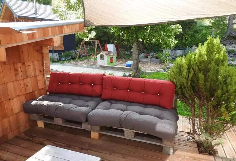 Aamiaismajoitus (B&B) La Tzavane