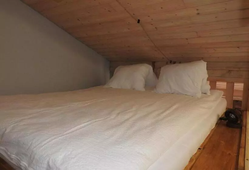 Aamiaismajoitus (B&B) La Tzavane