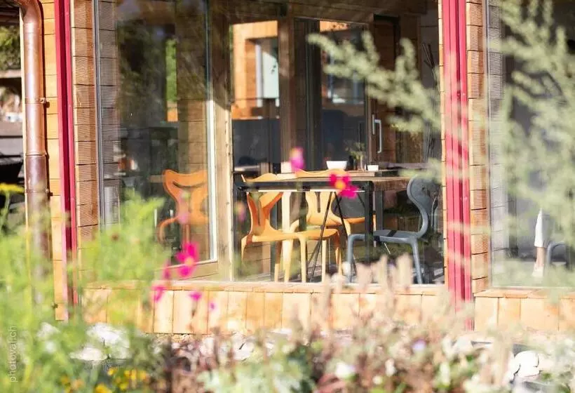 Aamiaismajoitus (B&B) La Tzavane