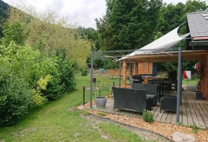 Aamiaismajoitus (B&B) La Tzavane