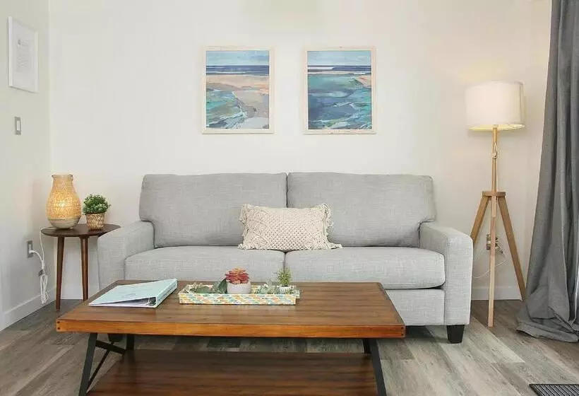 Hotelli Gateway To Greenwich Suites