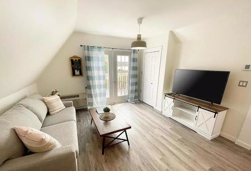 Hotelli Gateway To Greenwich Suites