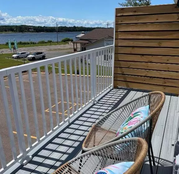 Hotelli Gateway To Greenwich Suites