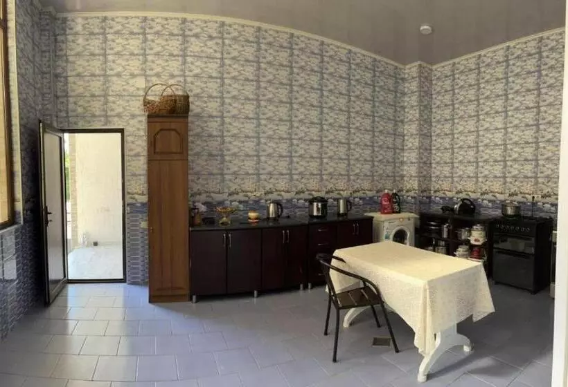 پانسیون Tiktok House