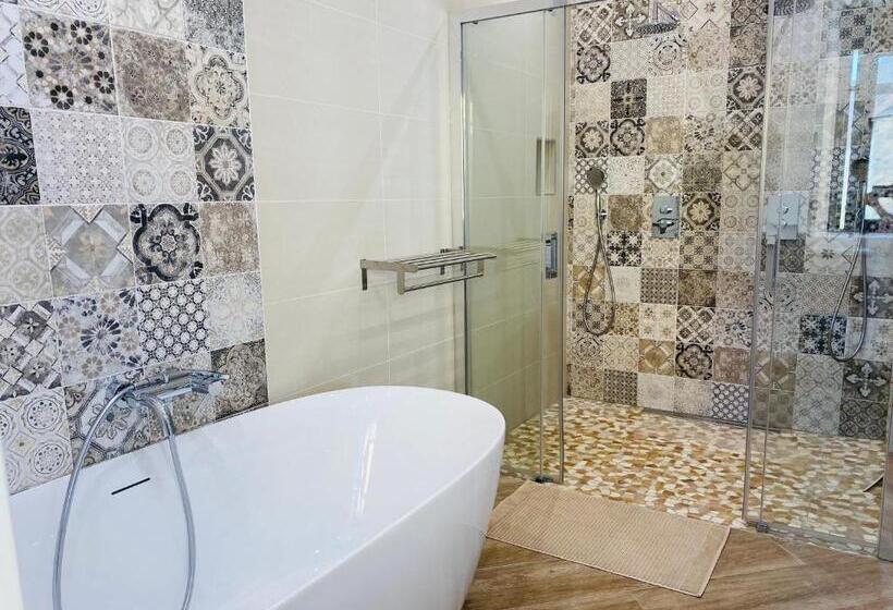 פנסיון Villa Kundalini   Guest House