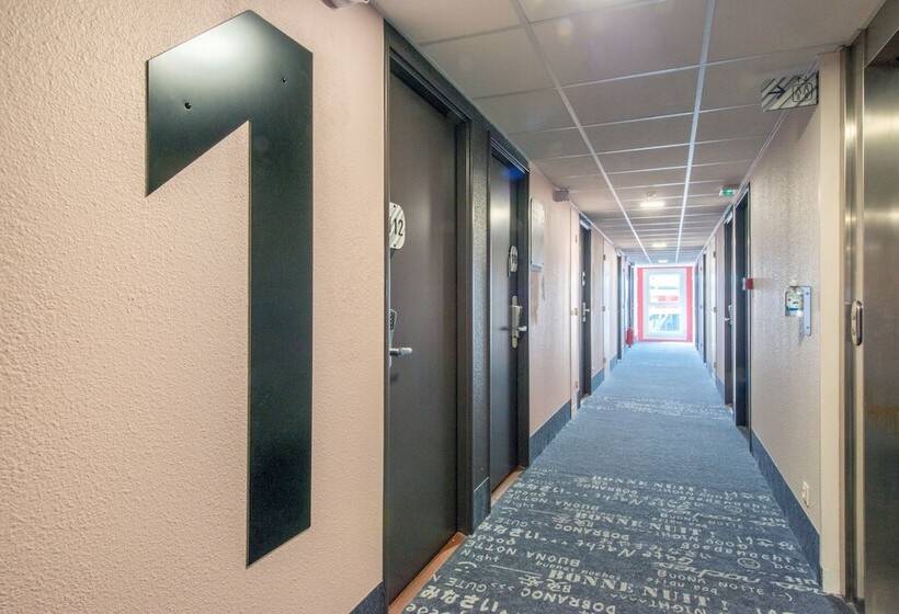 B&b Hotel Cholet Nord