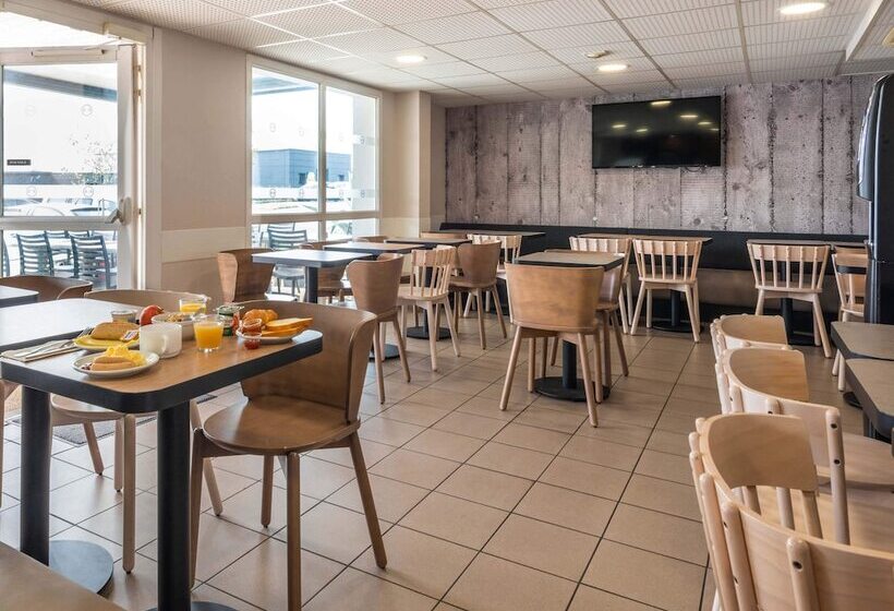 B&b Hotel Cholet Nord