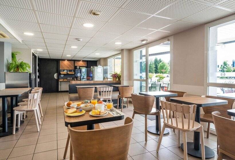 B&b Hotel Cholet Nord