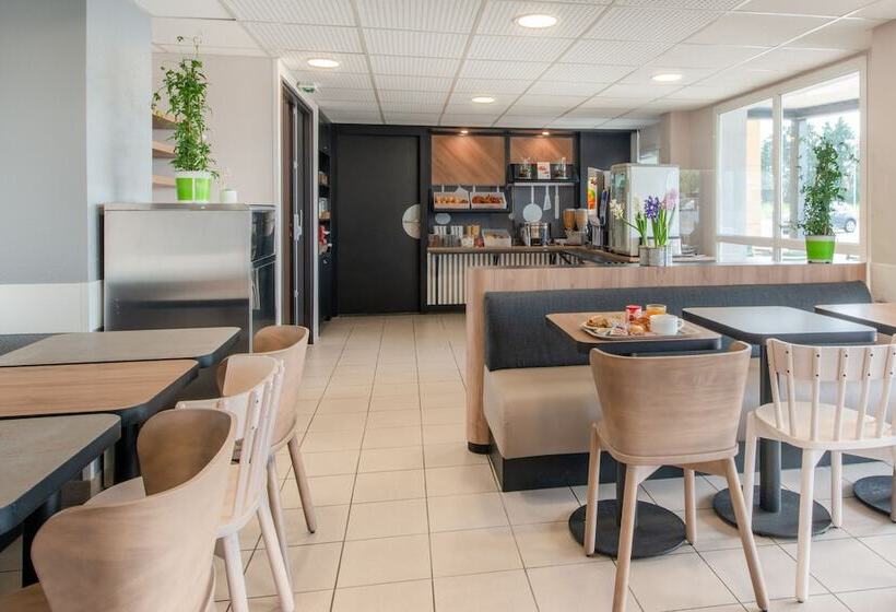 B&b Hotel Cholet Nord