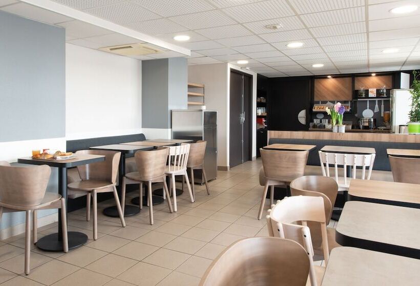 B&b Hotel Cholet Nord