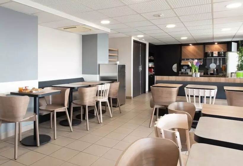 B&b Hotel Cholet Nord