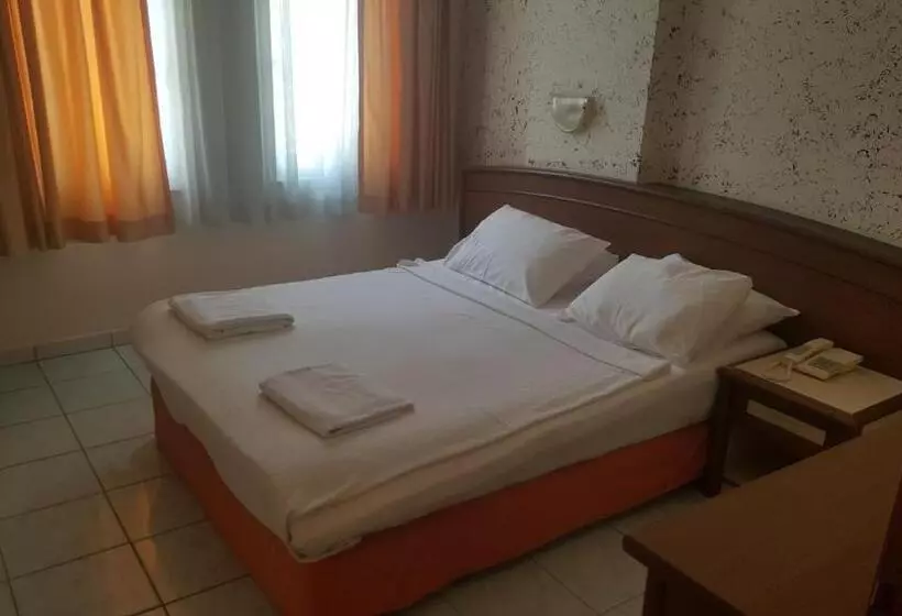 Elegant Baronessa Aparthotel