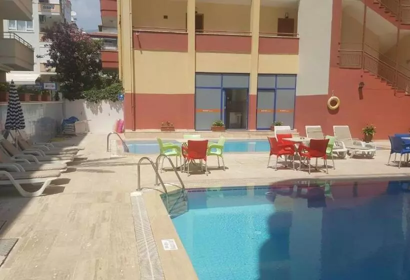 Elegant Baronessa Aparthotel