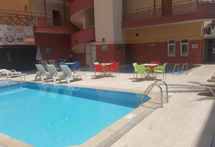 Elegant Baronessa Aparthotel