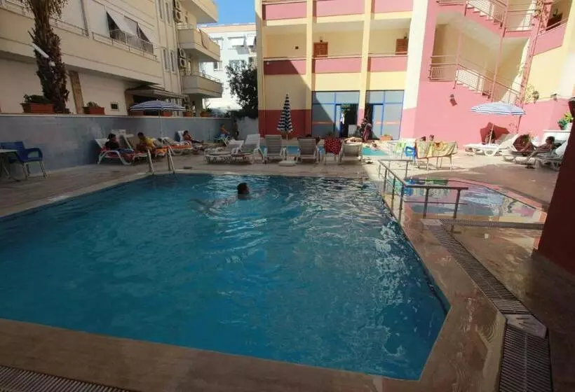 Elegant Baronessa Aparthotel