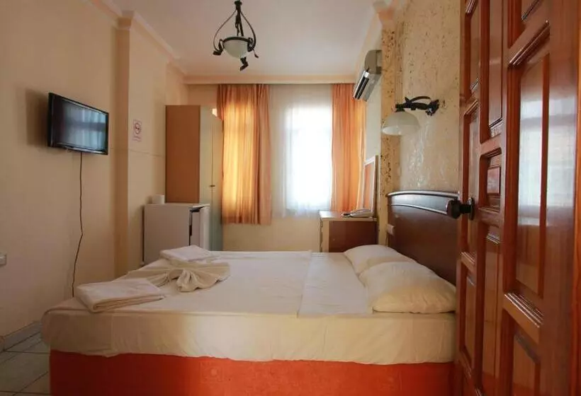 Elegant Baronessa Aparthotel