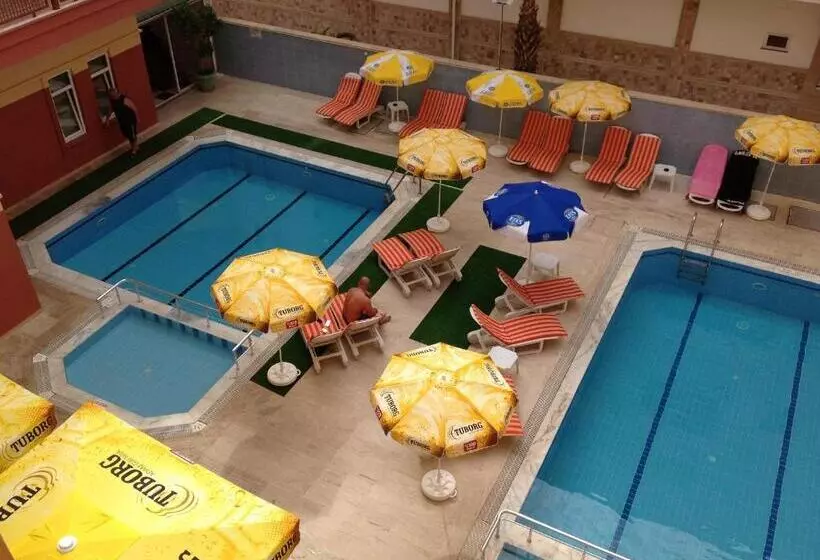 Elegant Baronessa Aparthotel