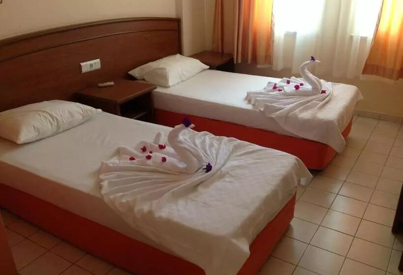 Elegant Baronessa Aparthotel