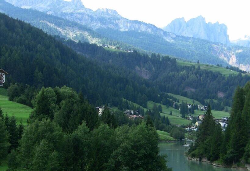 בית מלון כפרי Belvedere Dolomiti