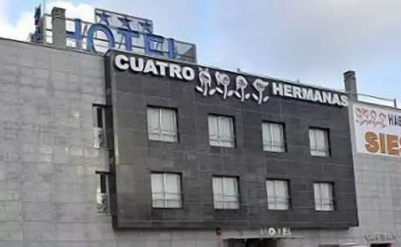 هتل Cuatro Hermanas