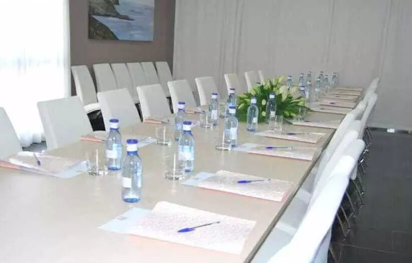 هتل Cuatro Hermanas