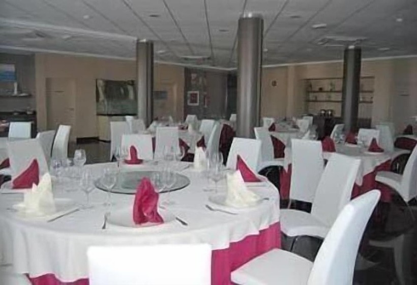 هتل Cuatro Hermanas