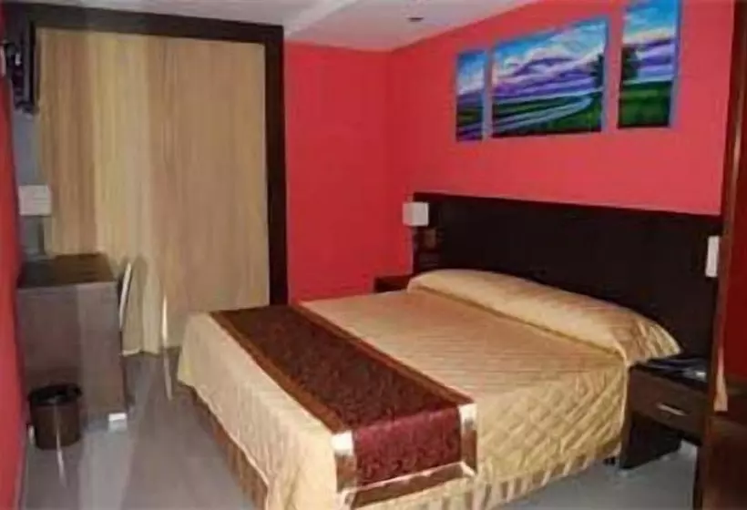 هتل Cuatro Hermanas