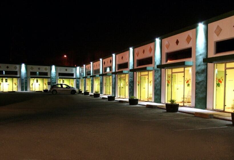 호텔 Hôtel Restaurant Caribou