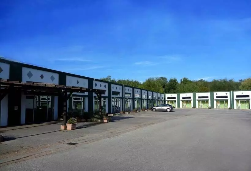 ホテル Hôtel Restaurant Caribou