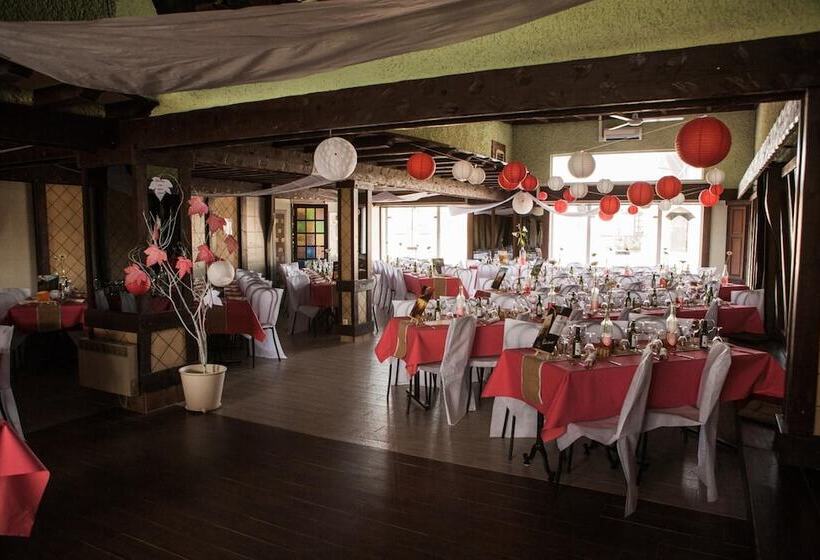 호텔 Hôtel Restaurant Caribou