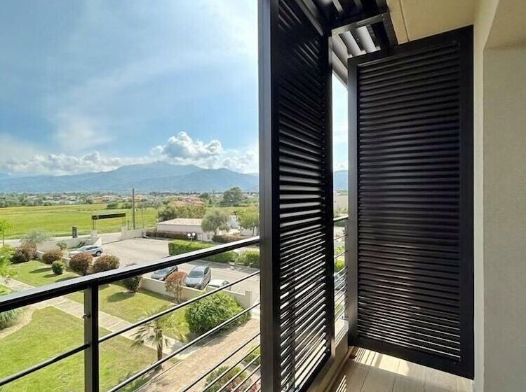 Отель Hôtel Spa Restaurant La Madrague