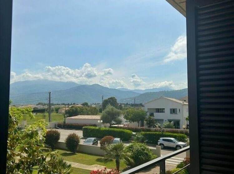 Отель Hôtel Spa Restaurant La Madrague