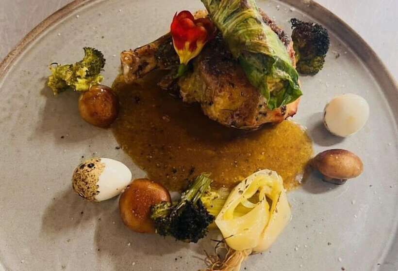 Отель Hôtel Spa Restaurant La Madrague